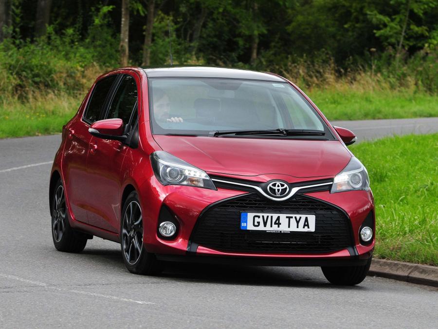  Toyota Yaris 5-Door 2014 года  (UK) (фото 13 из 38)